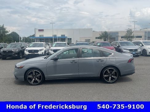 Used 2023 Honda Accord Sport image 2