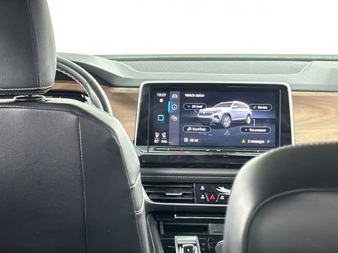 Used 2024 Volkswagen Atlas SE image 18