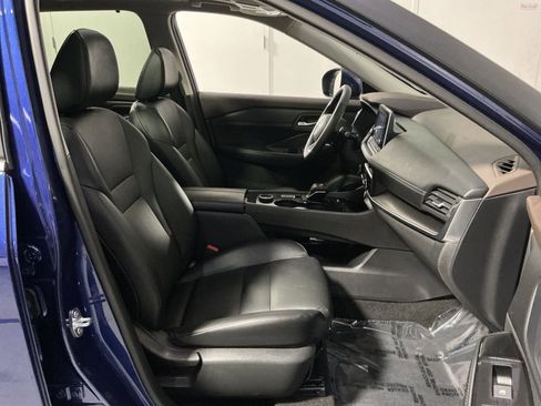 Used 2023 Nissan Rogue SV w/ SV Premium B Package image 33