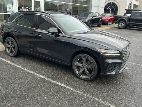 Used 2022 Genesis GV70 3.5T Sport w/ Sport Prestige Package AWD/4WD image 6