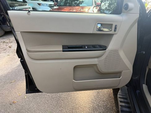 Used 2012 Ford Escape Limited AWD/4WD image 10