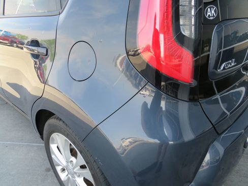 Used 2016 Kia Soul ! w/ Premium Package image 32