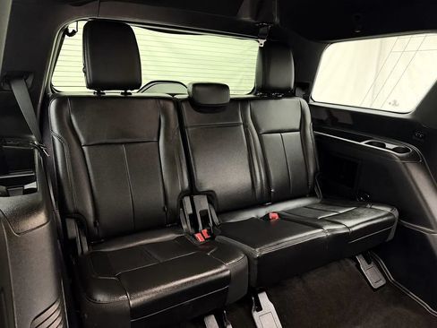 Used 2020 Ford Expedition XLT w/ Equipment Group 201A AWD/4WD image 23