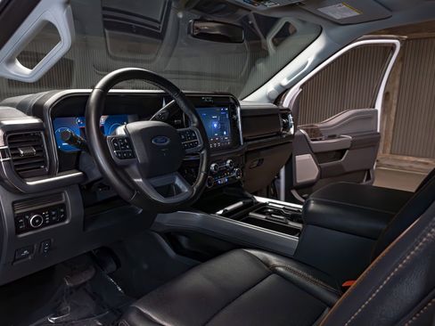 Used 2025 Ford F450 Lariat w/ Lariat Ultimate Package image 18