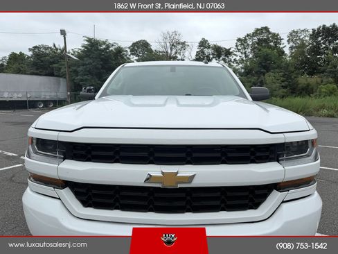 Used 2018 Chevrolet Silverado 1500 Custom w/ Custom Value Package AWD/4WD image 8