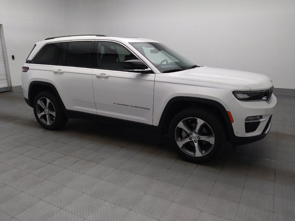 Used 2023 Jeep Grand Cherokee Limited w/ Luxury Tech Group II RWD image 11