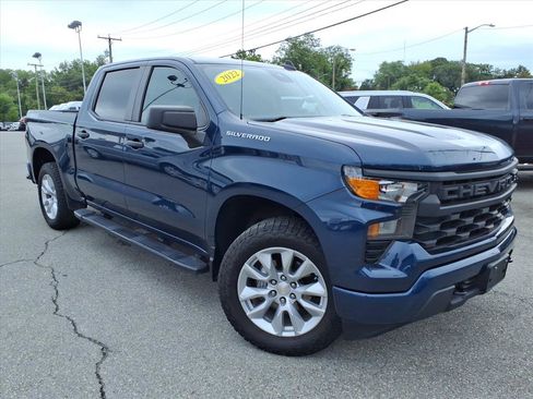 Used 2022 Chevrolet Silverado 1500 Custom AWD/4WD image 2