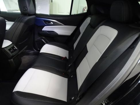 Used 2025 Chevrolet Equinox EV LT image 4