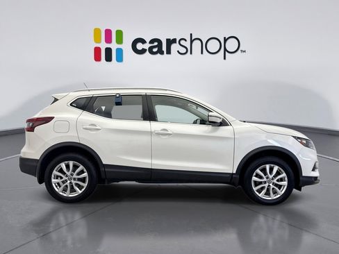 Used 2020 Nissan Rogue Sport SV image 6