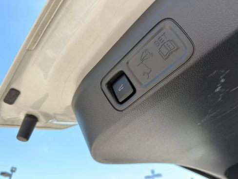 Used 2024 Ford Expedition Limited AWD/4WD image 48