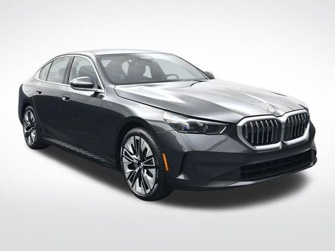 New 2026 BMW i5 eDrive40 AWD/4WD image 2