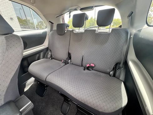 Used 2010 Toyota Yaris 2-Door Hatchback FWD image 14