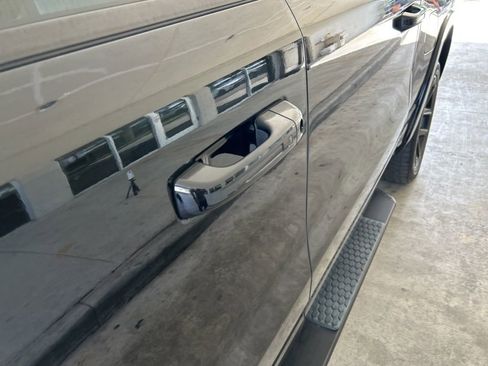 Used 2020 RAM 1500 Laramie image 17