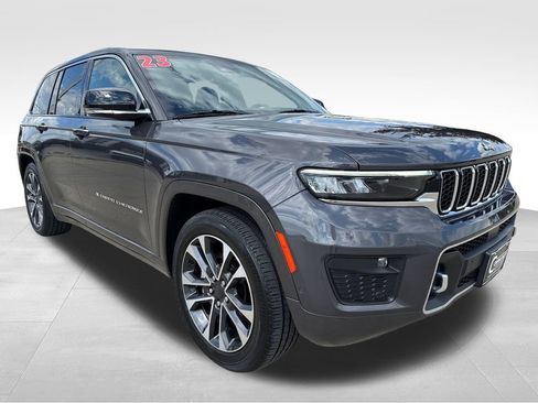 Used 2023 Jeep Grand Cherokee Overland AWD/4WD image 7