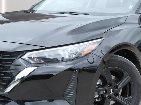 Used 2025 Nissan Sentra SV FWD image 27