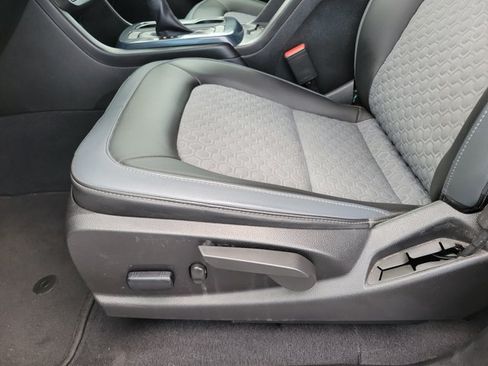 Used 2022 Chevrolet Colorado Z71 RWD image 15
