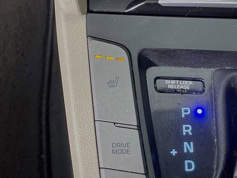 Used 2018 Hyundai Elantra Value Edition FWD image 20