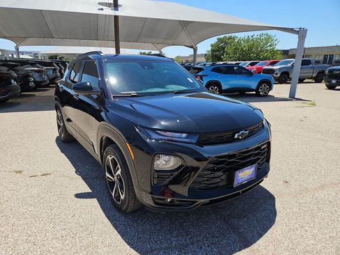 Used 2023 Chevrolet TrailBlazer RS w/ Sun and Liftgate Package AWD/4WD image 2