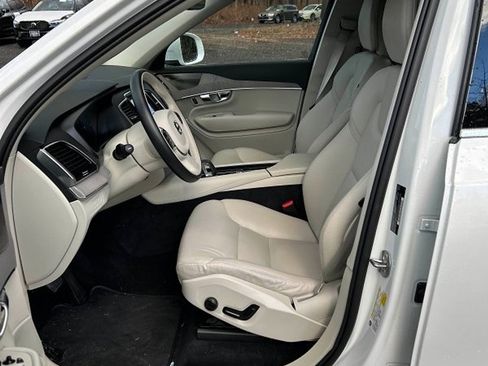 Certified 2024 Volvo XC90 T8 Plus image 6