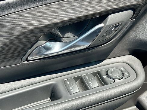 New 2024 GMC Terrain SLE w/ Driver Convenience Package image 21