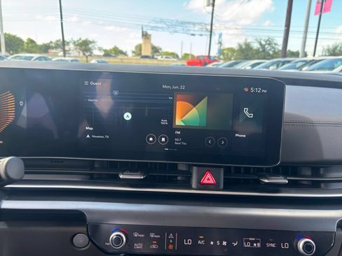 Used 2026 Kia Carnival FWD image 21