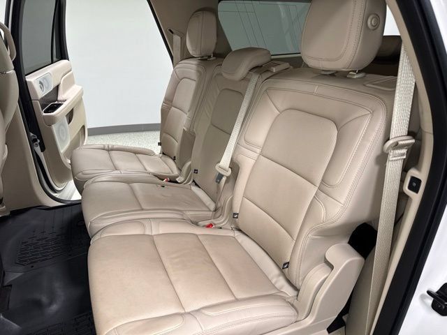 Used 2019 Lincoln Navigator L Reserve AWD/4WD image 27