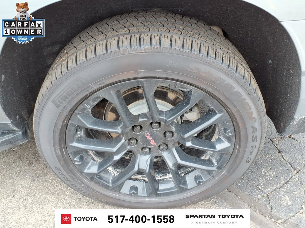 Used 2023 GMC Yukon XL SLT AWD/4WD image 11