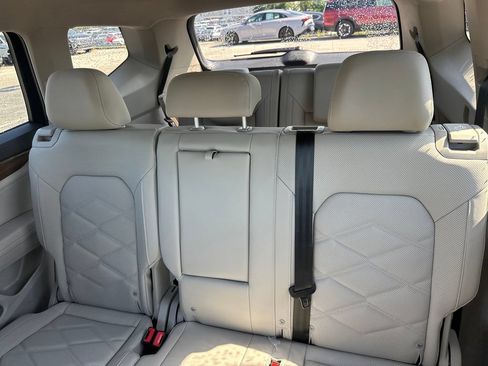 Used 2026 Volkswagen Atlas SE FWD image 24