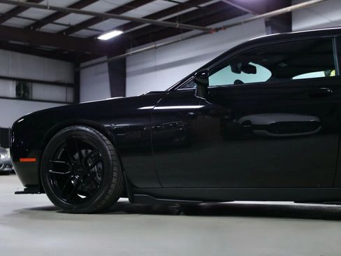 Used 2016 Dodge Challenger R/T image 24