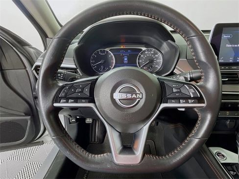 Used 2024 Nissan Altima 2.5 SR image 12