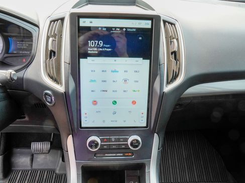 Used 2023 Ford Edge SEL AWD/4WD image 16