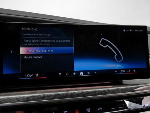 Used 2023 BMW 740i w/ Parking Assistance Package RWD image 28