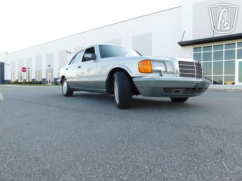 Used 1990 Mercedes-Benz 300 SE image 11