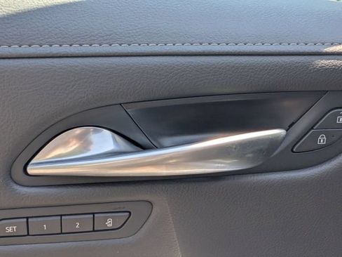 Used 2025 Cadillac XT4 Premium Luxury FWD image 13
