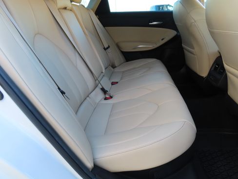 Used 2021 Toyota Avalon XLE image 14