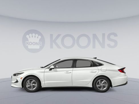 Used 2023 Hyundai Sonata SE w/ Preferred Accessory Package FWD image 4