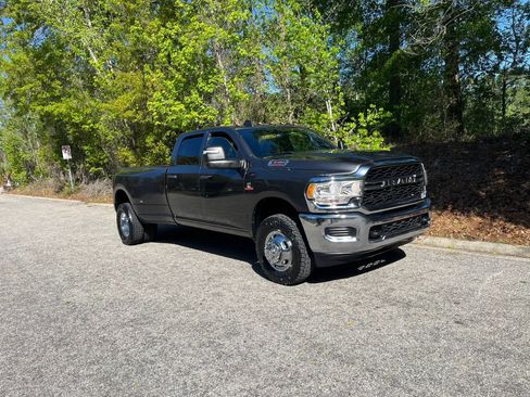 Used 2024 RAM 3500 Tradesman w/ Chrome Appearance Group AWD/4WD image 2