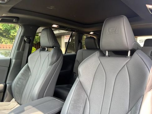 Used 2025 Lexus TX 500h AWD w/ Technology Package image 13