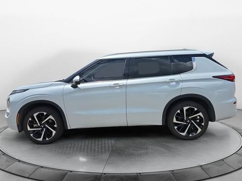 Used 2023 Mitsubishi Outlander SEL FWD image 2