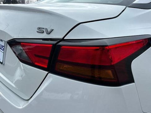 Used 2023 Nissan Altima 2.5 SV image 14