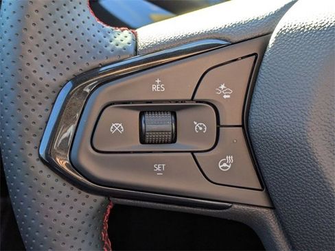 New 2026 Chevrolet Trax RS w/ Sunroof Package image 15