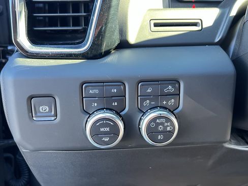 Used 2024 GMC Sierra 1500 Denali AWD/4WD image 16