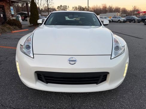 Used 2017 Nissan 370Z Touring image 5