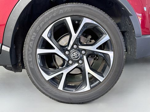 Certified 2018 Toyota C-HR XLE FWD image 30