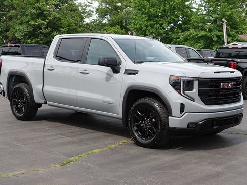 Used 2024 GMC Sierra 1500 Elevation AWD/4WD image 4