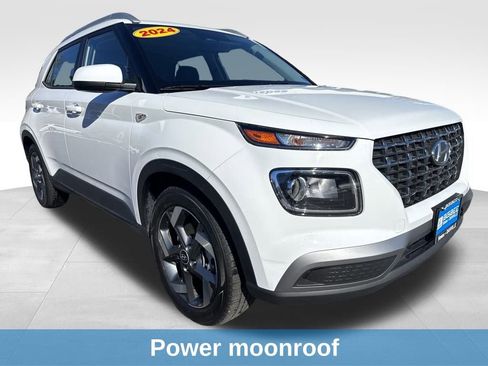 Used 2024 Hyundai Venue SEL image 10