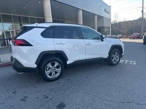 Used 2025 Toyota RAV4 XLE image 5