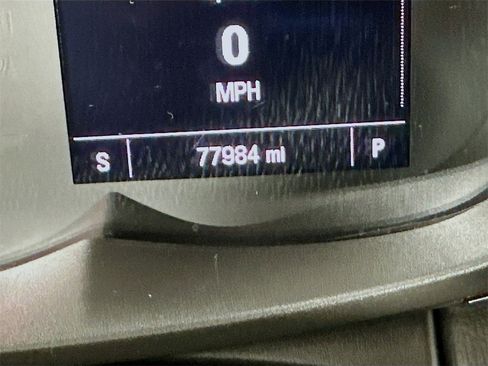 Used 2018 Chevrolet Trax LT w/ LT Convenience Package image 14