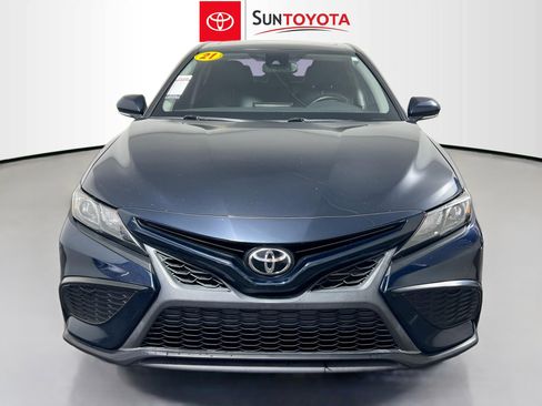 Used 2021 Toyota Camry SE w/ Convenience Package image 10