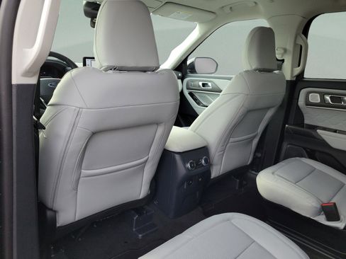 New 2026 Ford Explorer Platinum AWD/4WD image 11